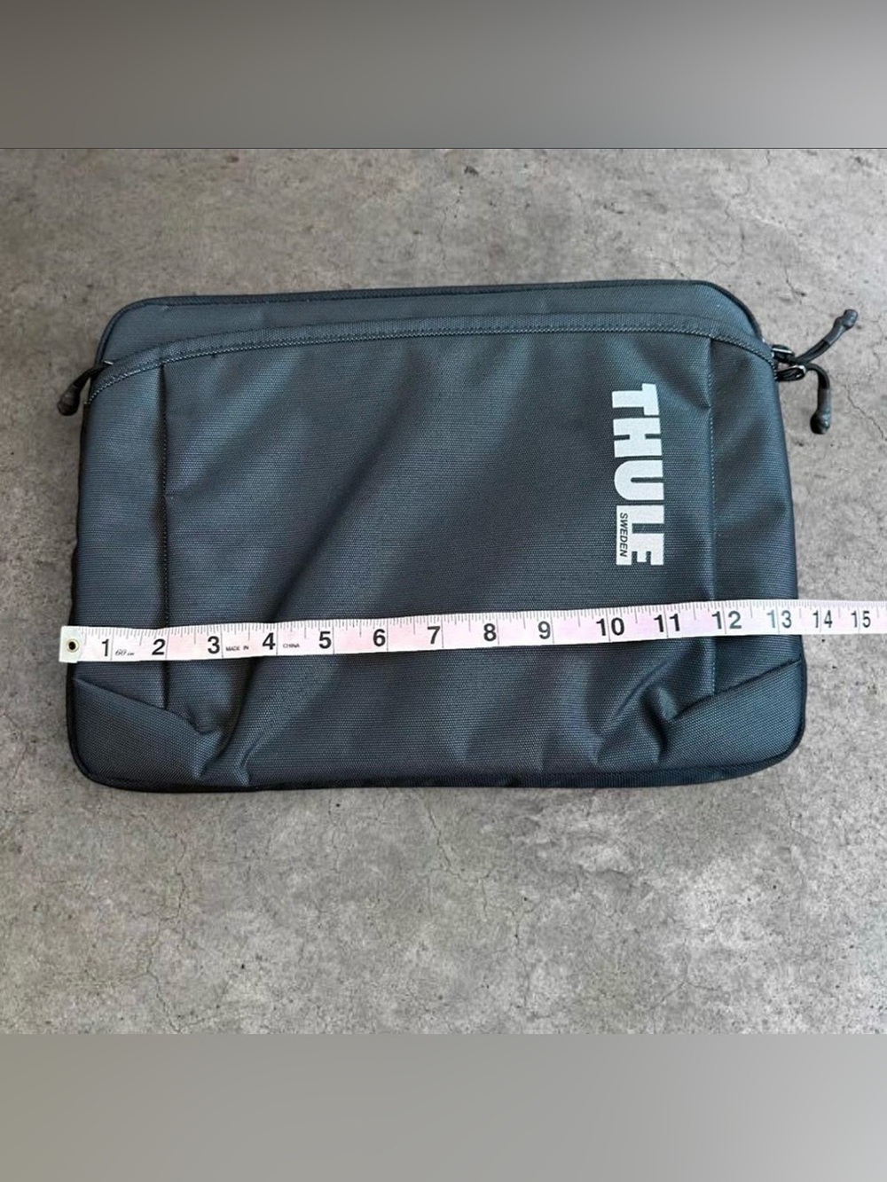Thule Laptop/Macbook Sleeve - Picture 6 of 7
